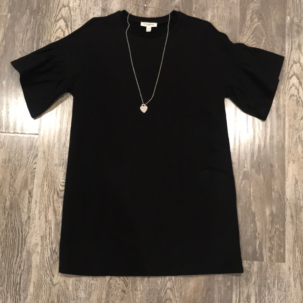 Beach lunch lounge black dress
